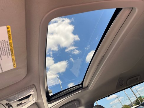 Used 2019 Toyota Sienna XLE image 22