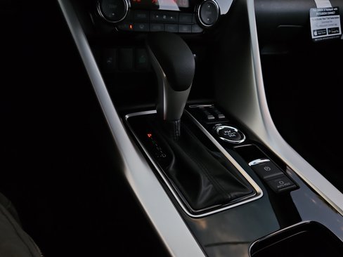 New 2025 Mitsubishi Eclipse Cross SEL image 18