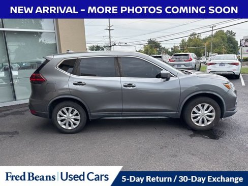 Used 2018 Nissan Rogue S image 4