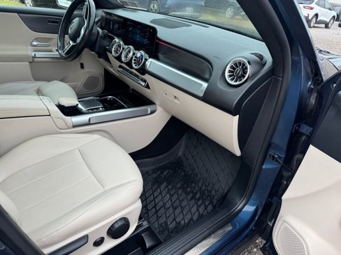 Used 2022 Mercedes-Benz GLB 250 4MATIC image 21