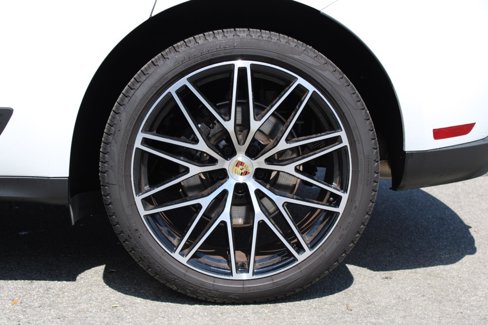 Used 2024 Porsche Macan image 15