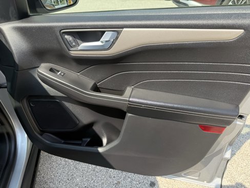 Used 2022 Ford Escape SEL image 10