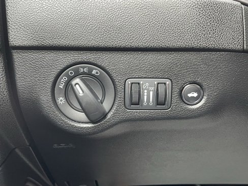 Used 2023 Dodge Charger SXT image 10