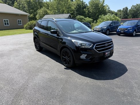 Used 2018 Ford Escape SE w/ SE Sport Appearance Package image 3