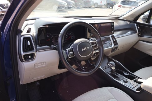 Used 2022 Kia Sorento S image 11