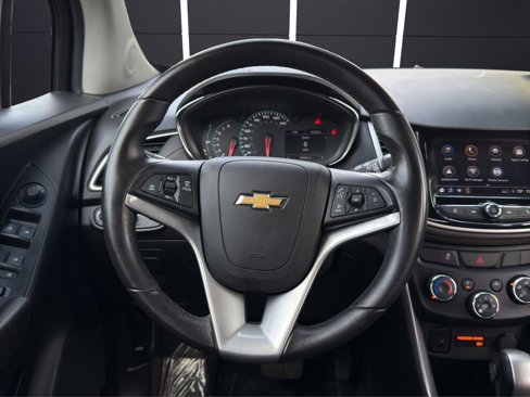 Used 2018 Chevrolet Trax LT w/ LT Convenience Package image 16