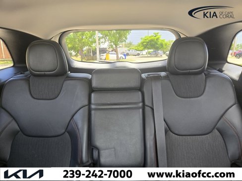 Used 2018 Jeep Cherokee Trailhawk image 24