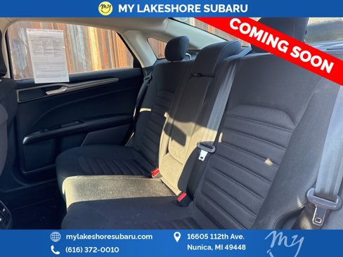 Used 2017 Ford Fusion SE w/ Fusion SE Technology Package image 11
