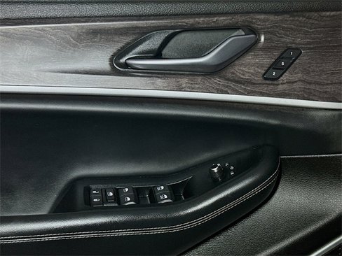 Certified 2022 Jeep Grand Cherokee Limited w/ Luxury Tech Group II image 15