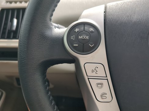 Used 2013 Toyota Prius V Five image 29