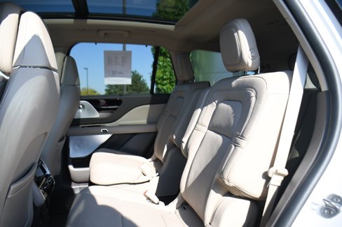 Used 2020 Lincoln Aviator Reserve w/ Equipment Group 202A image 22