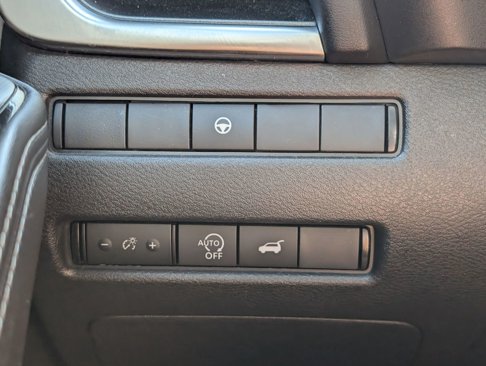 Used 2024 Nissan Rogue SV image 20
