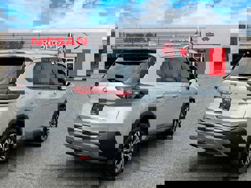 Used 2022 Nissan Rogue SV w/ SV Premium Package image 5