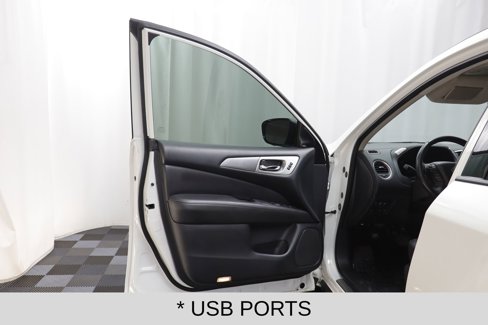 Used 2018 Nissan Pathfinder SL w/ Midnight Edition Package image 8