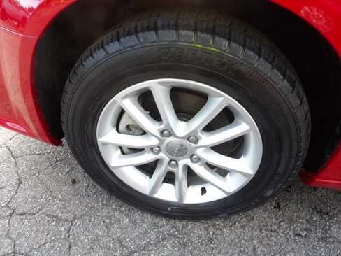 Used 2013 Dodge Grand Caravan SXT w/ Rear Park Assist Pkg image 5