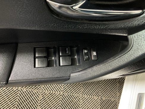 Used 2017 Toyota Corolla L image 17