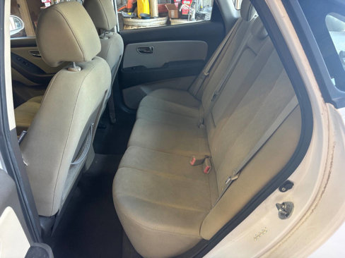 Used 2010 Hyundai Elantra GLS image 12