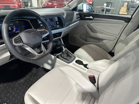 Used 2024 Volkswagen Jetta SE image 14