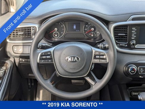 Used 2019 Kia Sorento LX image 19