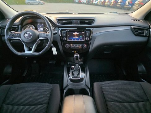 Used 2020 Nissan Rogue Sport S image 21
