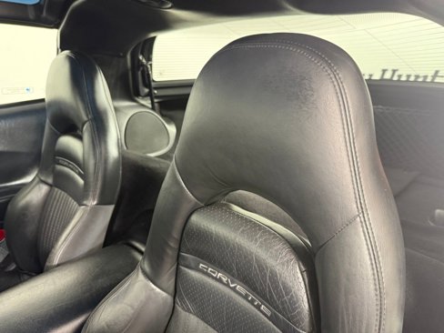 Used 1998 Chevrolet Corvette Coupe w/ Memory Pkg image 9