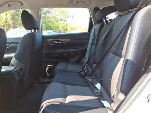 Used 2017 Nissan Rogue S image 10