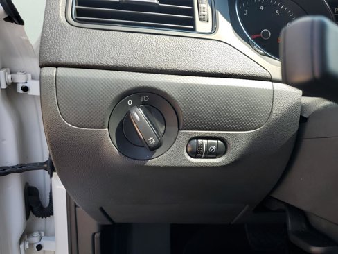 Used 2016 Volkswagen Jetta S image 31