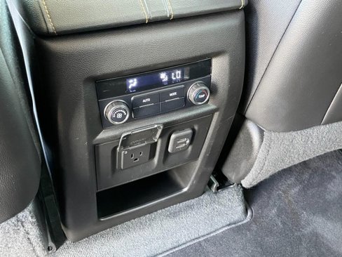 Used 2020 Chevrolet Traverse LT w/ LT Premium Package image 18
