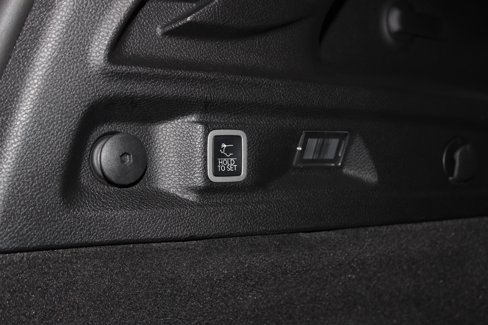 Used 2021 Jeep Grand Cherokee L Overland w/ Advanced Protech Group III image 90