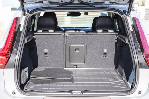 Used 2025 Volvo XC40 B5 Core w/ Protection Package Premier image 28