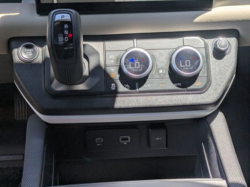 Used 2022 Land Rover Defender 110 X-Dynamic SE image 19