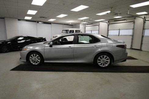 Used 2023 Toyota Camry LE image 4