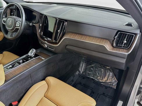 Certified 2022 Volvo XC60 B5 Inscription w/ Advanced Package image 27