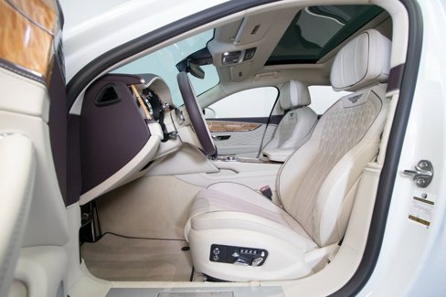 Used 2021 Bentley Flying Spur W12 image 21