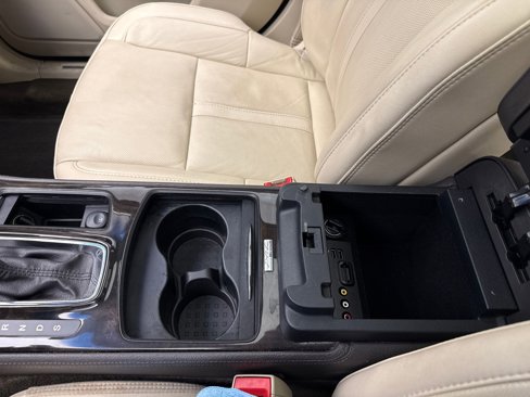 Used 2014 Lincoln MKS AWD w/ Equipment Group 201A image 38