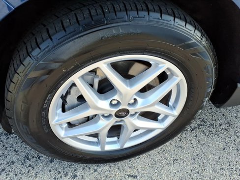 Used 2023 Ford Edge SEL image 8