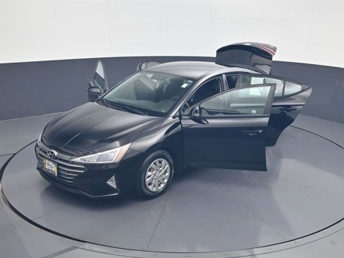 Used 2019 Hyundai Elantra SE w/ Cargo Package image 30