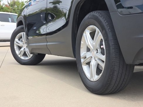 Used 2022 GMC Terrain SLE image 15
