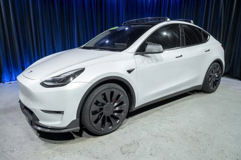 Used 2023 Tesla Model Y Performance image 1