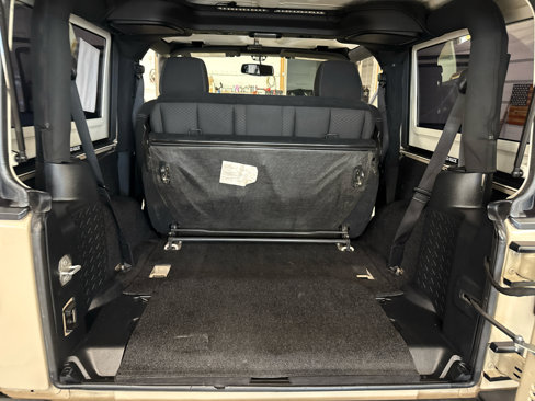 Used 2016 Jeep Wrangler Rubicon w/ Power Convenience Group image 37