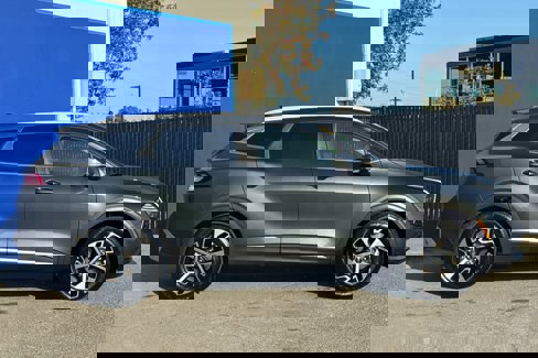 Used 2025 Kia Sportage EX image 2