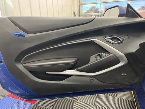 Used 2019 Chevrolet Camaro LT image 8