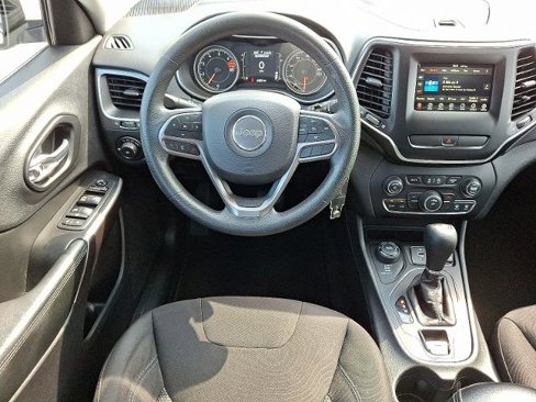 Used 2019 Jeep Cherokee Latitude w/ Popular Appearance Group image 11