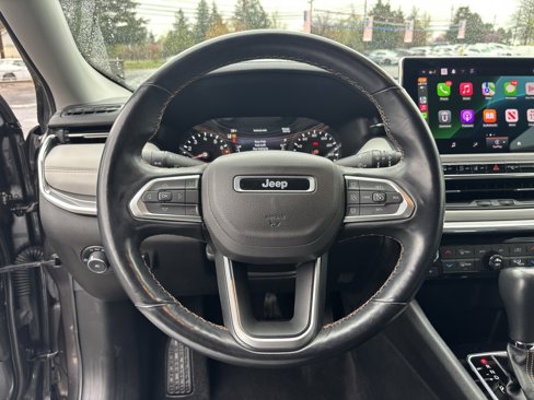 Used 2022 Jeep Compass Limited image 9
