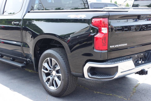 Used 2023 Chevrolet Silverado 1500 LT image 9