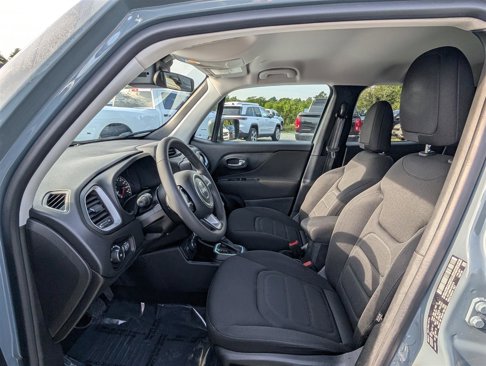 Used 2018 Jeep Renegade Latitude image 14