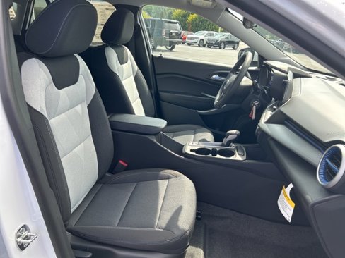 New 2025 Chevrolet Trax LS w/ LS Convenience Package image 8