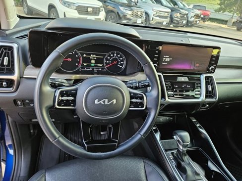 Used 2022 Kia Sorento EX image 17