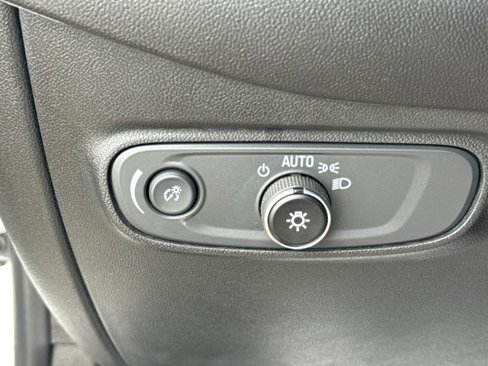 Used 2019 Chevrolet Equinox LT image 20