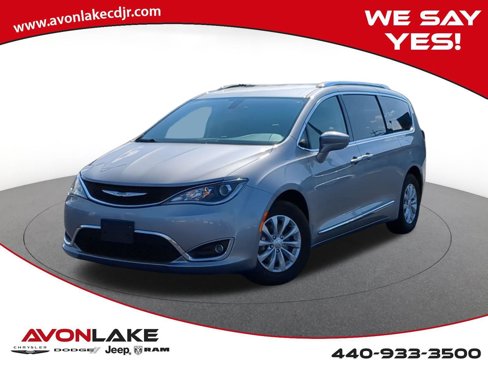 Used 2018 Chrysler Pacifica Touring-L Plus image 1